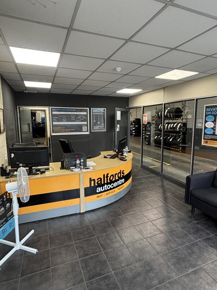 Images Halfords Autocentre Aylesbury