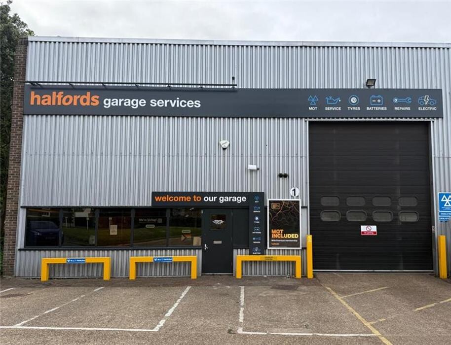 Images Halfords Garage Services Staines-Upon-Thames