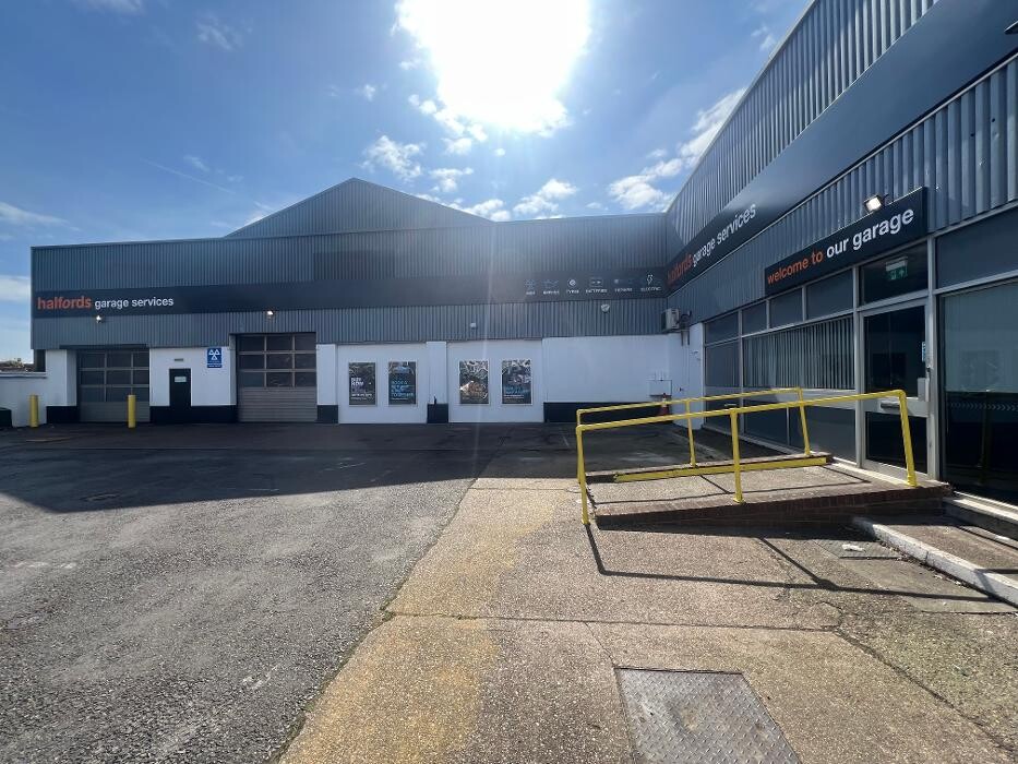 Images Halfords Garage Services Worthing