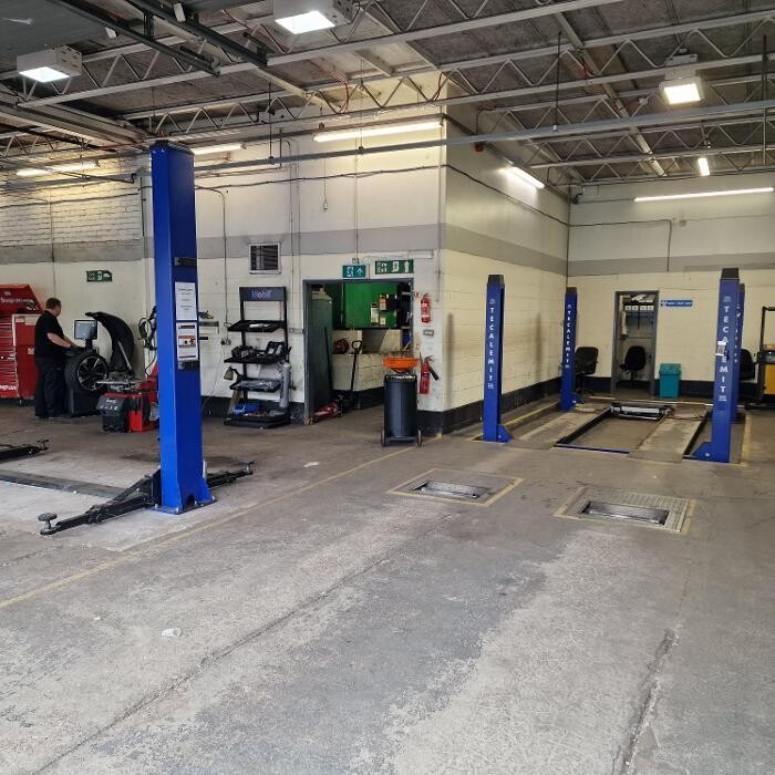 Images Halfords Autocentre Kidderminster