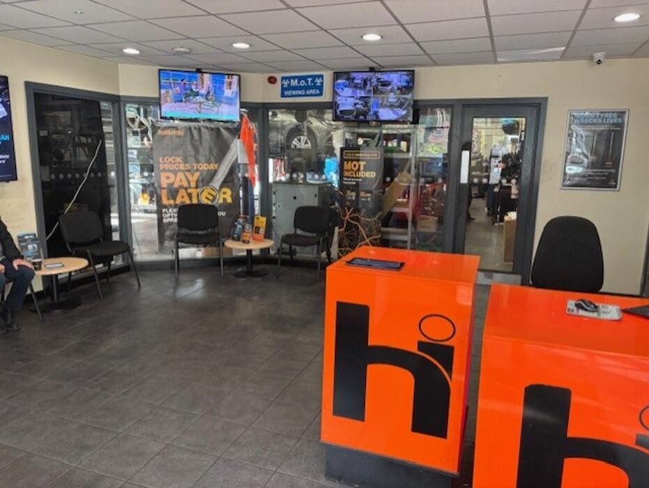 Images Halfords Autocentre Oldham