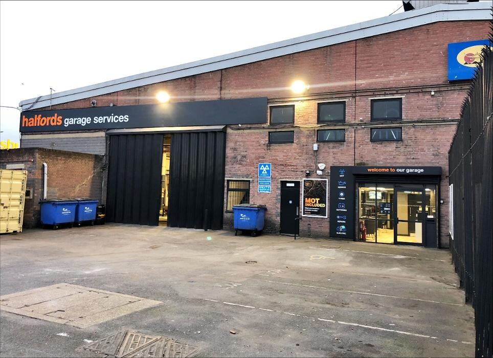 Images Halfords Garage Services Charlton