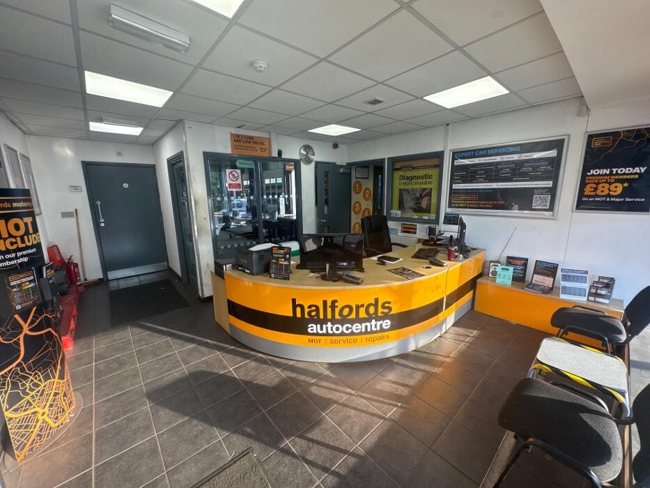Images Halfords Autocentre Telford (Retail Park)