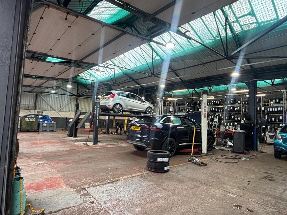 Images Halfords McConechys Glasgow Autocentre