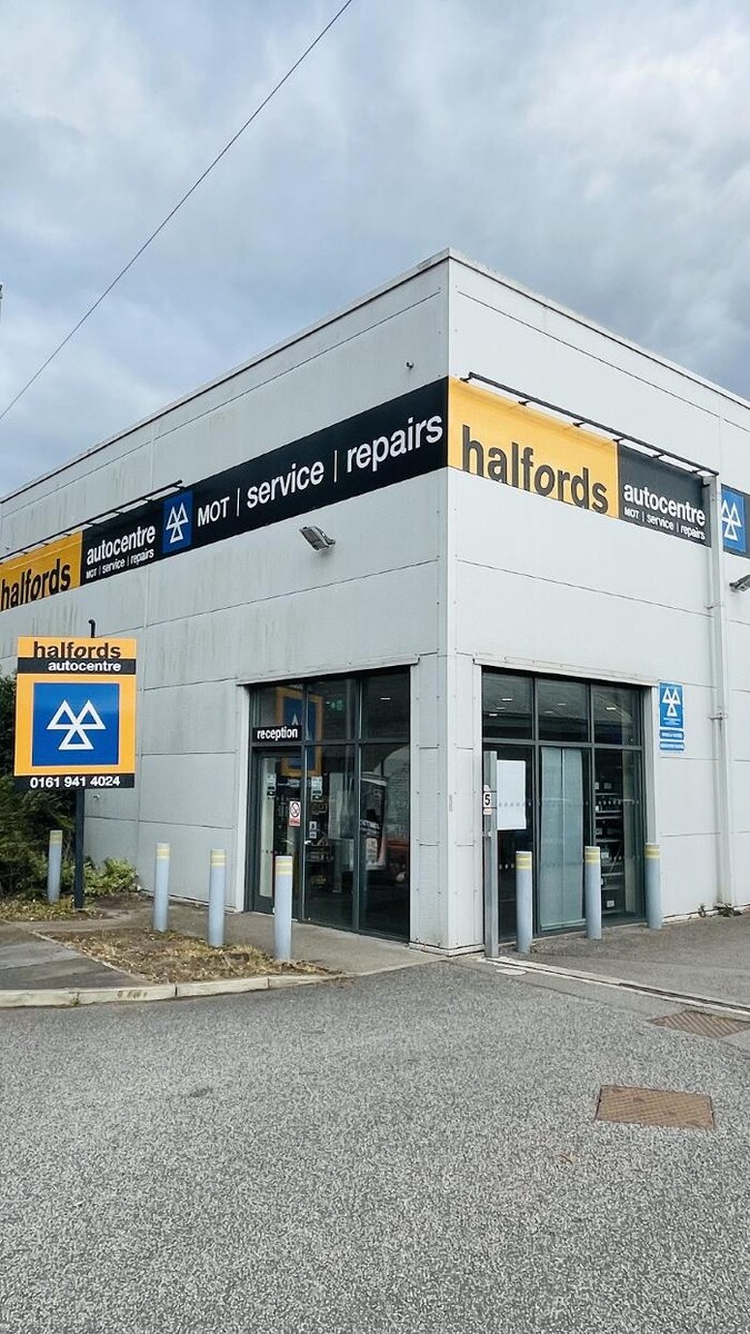 Images Halfords Autocentre Altrincham