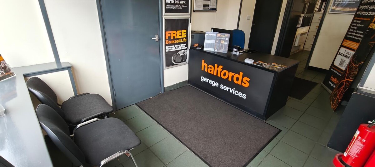 Images Halfords Autocentre Stratford Upon Avon