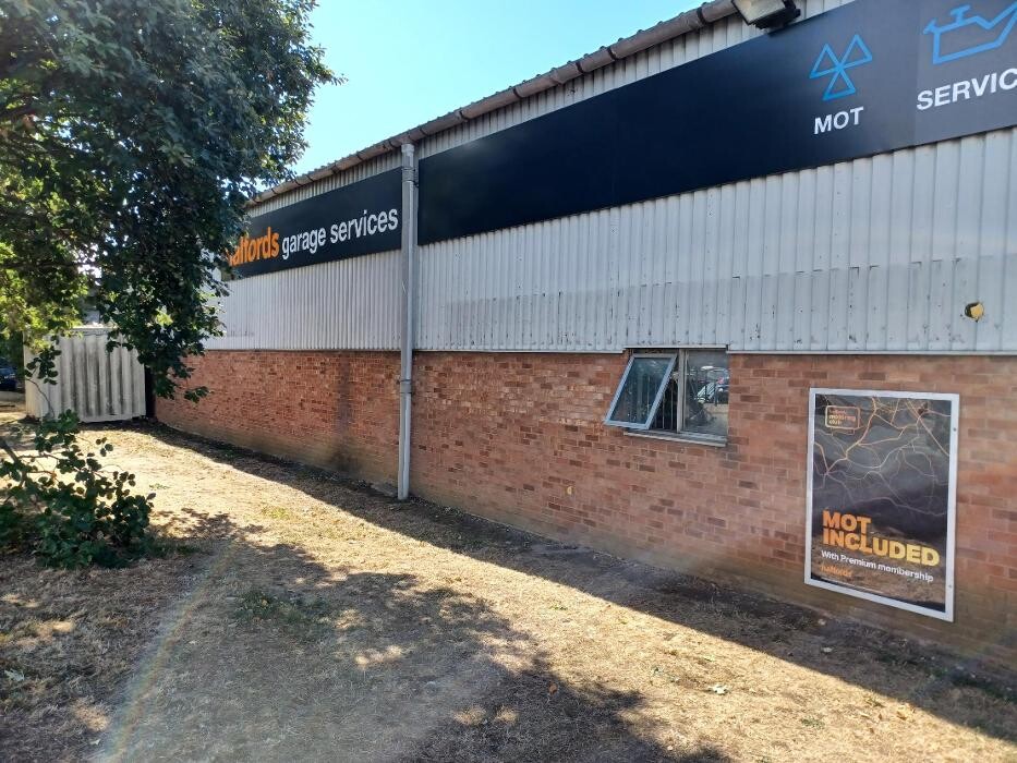 Images Halfords Garage Services Gloucester