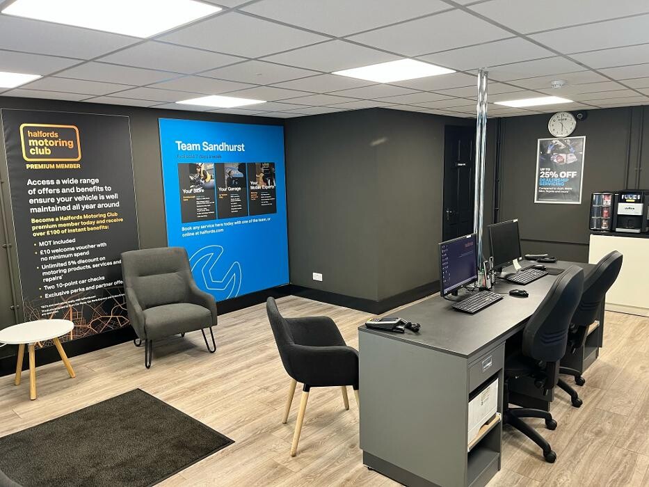 Images Halfords Garage Services Sandhurst