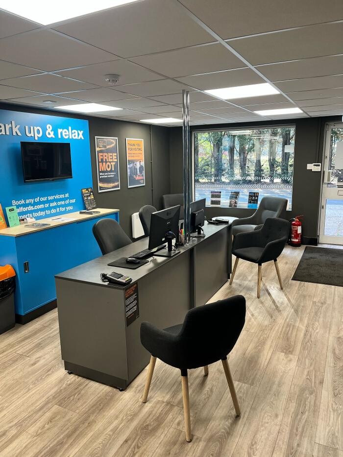 Images Halfords Garage Services Sandhurst