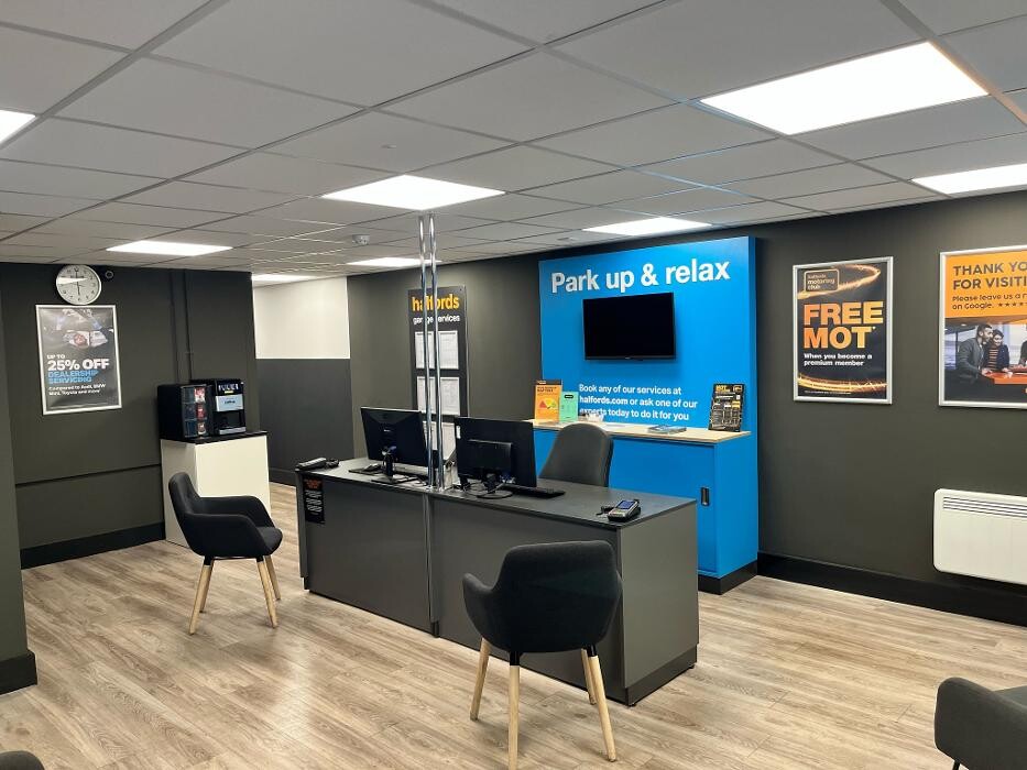 Images Halfords Garage Services Sandhurst