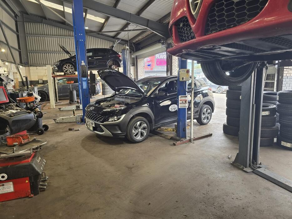 Images Halfords McConechys Leith Autocentre