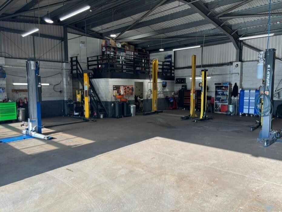 Images Halfords Garage Services Maidstone