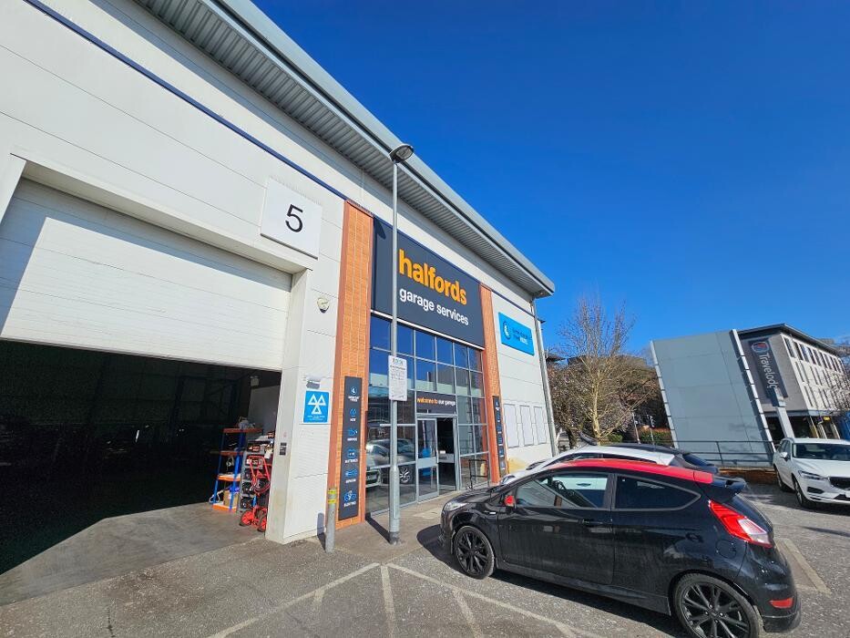 Images Halfords Garage Services Borehamwood