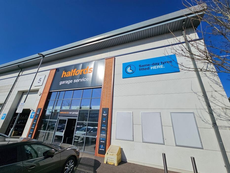 Images Halfords Garage Services Borehamwood