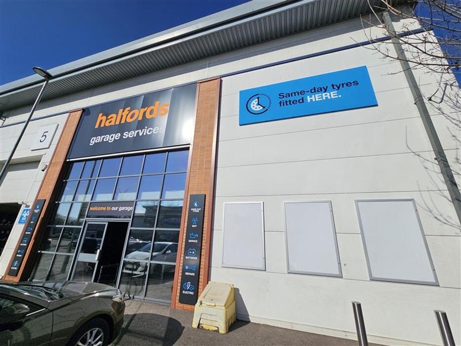 Images Halfords Garage Services Borehamwood