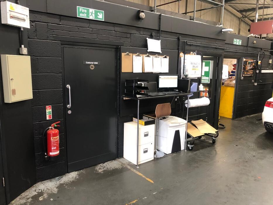 Images Halfords Garage Services Camberley