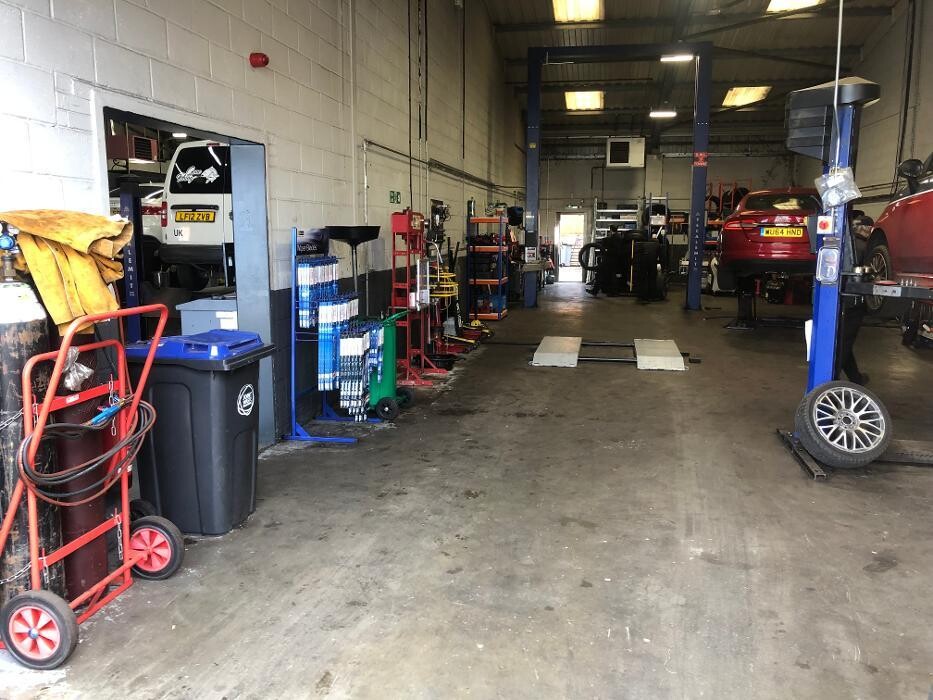 Images Halfords Garage Services Camberley