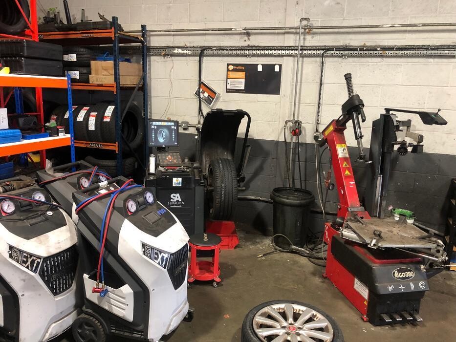 Images Halfords Garage Services Camberley
