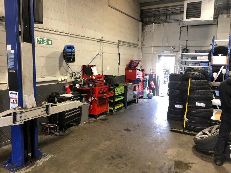 Images Halfords Garage Services Camberley