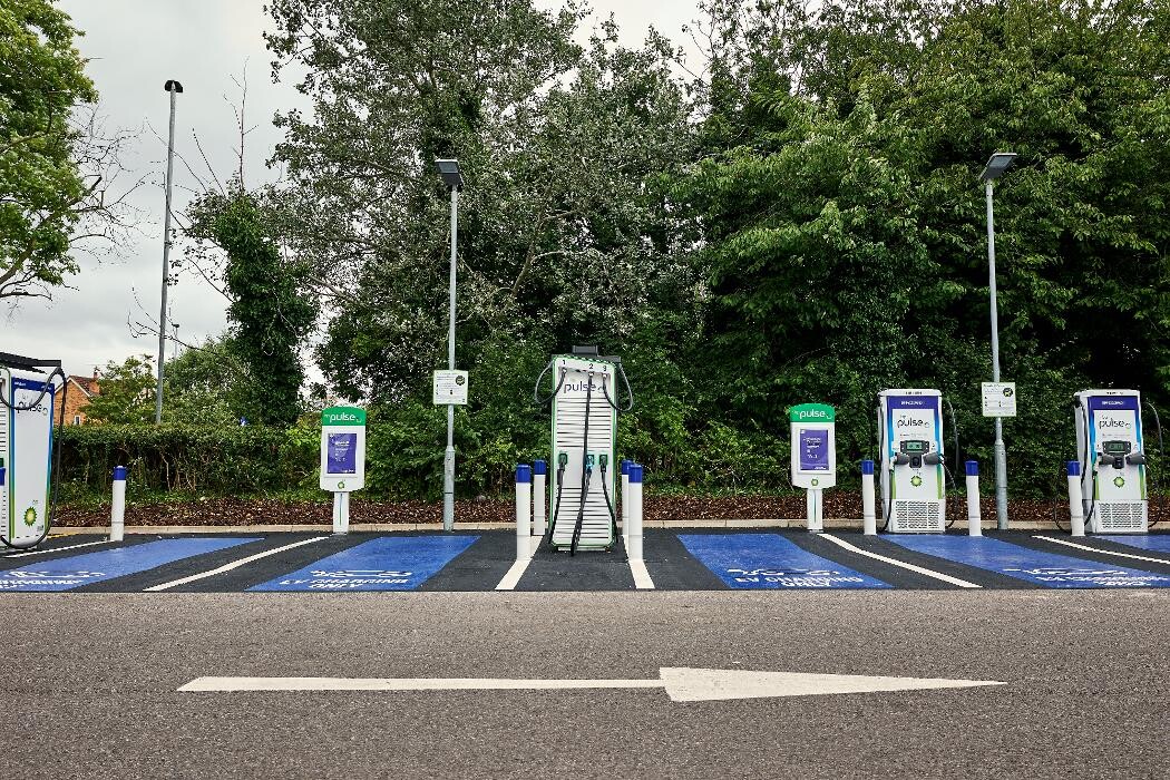 Images bp pulse Charging Station