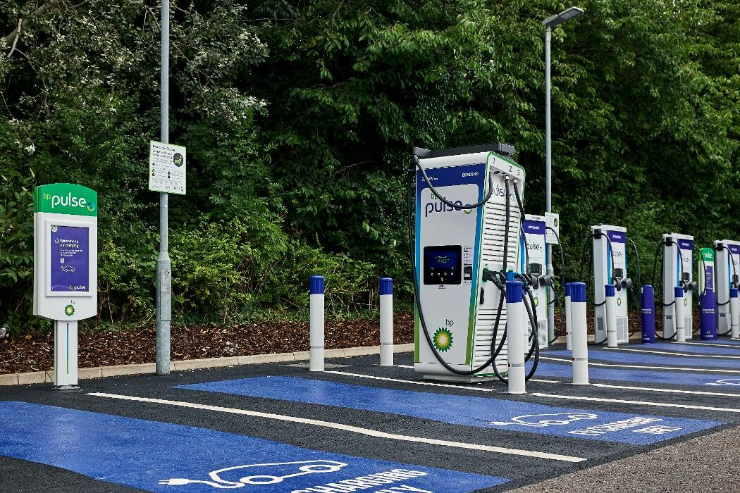 Images bp pulse Charging Station