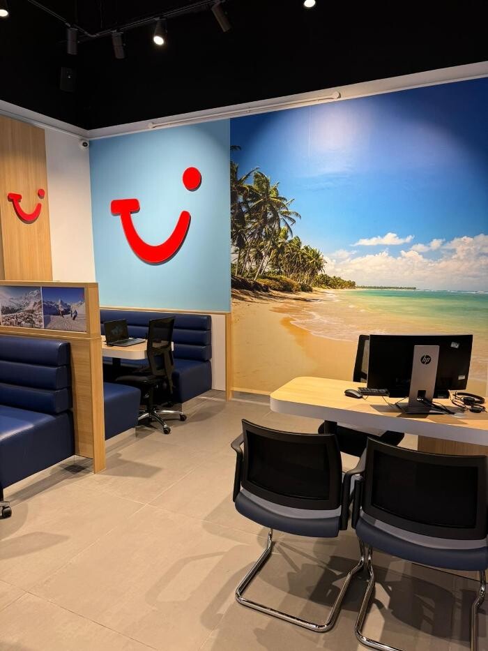 Images TUI Holiday Store (Inside Next)