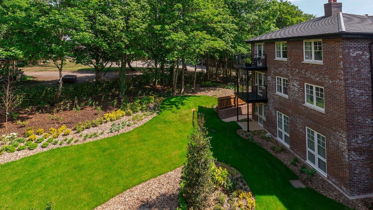 Images Churchill Living