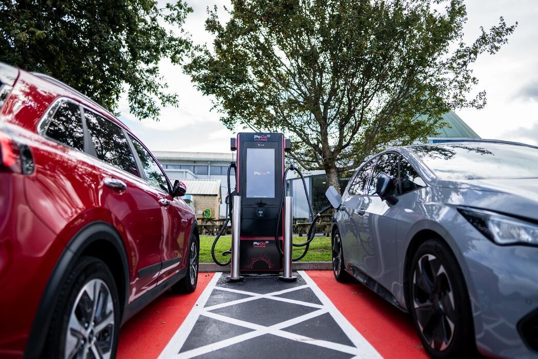 Images PoGo Charge