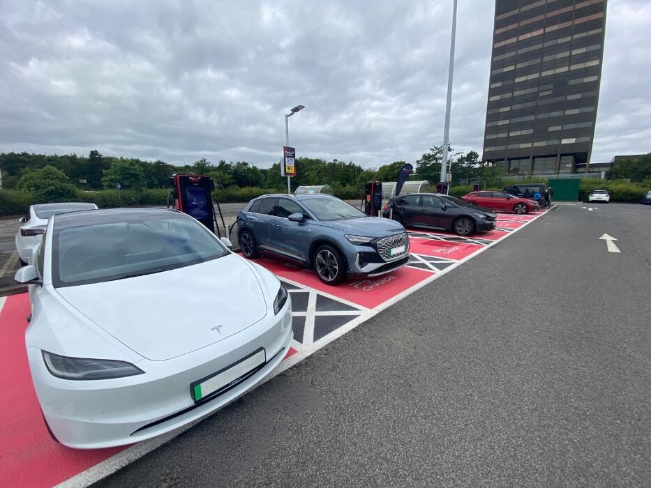 Images PoGo Charge