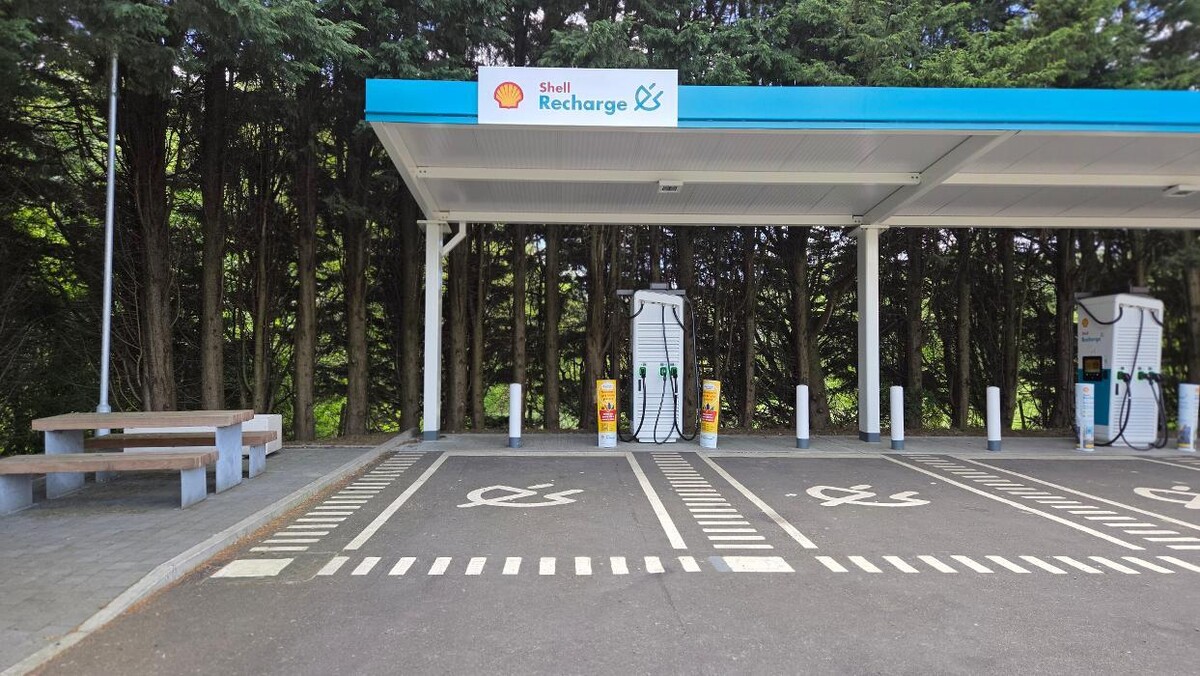 Images Shell Recharge Charging Station