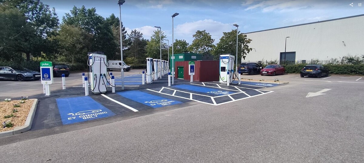 Images bp pulse Charging Station
