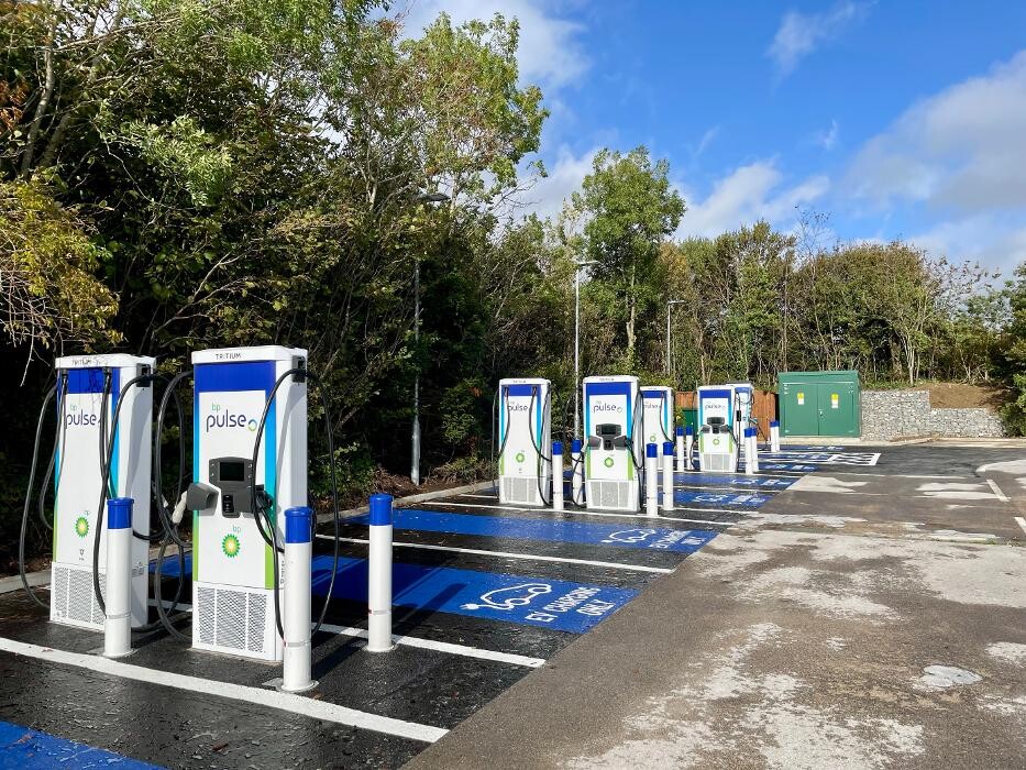 Images bp pulse Charging Station