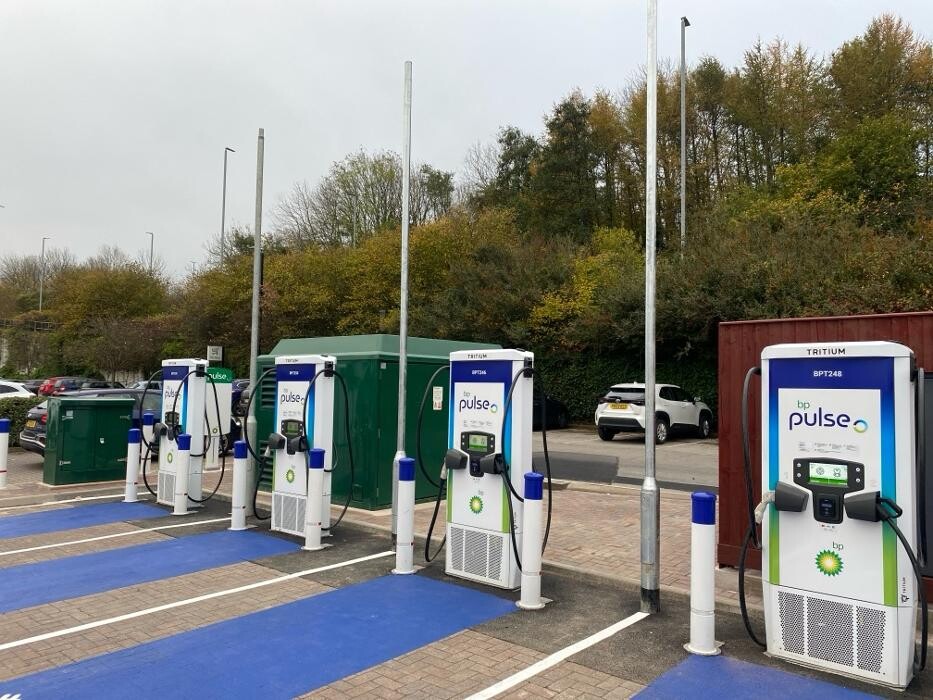 Images bp pulse Charging Station