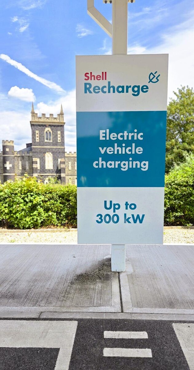 Images Shell Recharge Charging Station