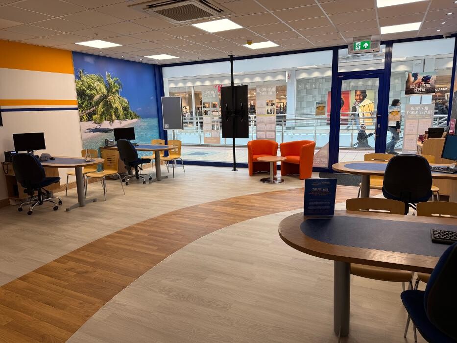 Images Hays Travel Foyleside