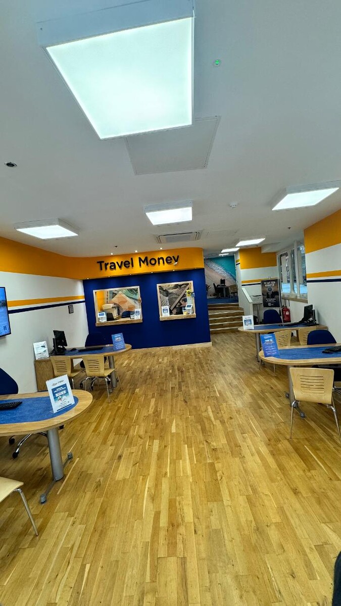 Images Hays Travel Leeds Briggate