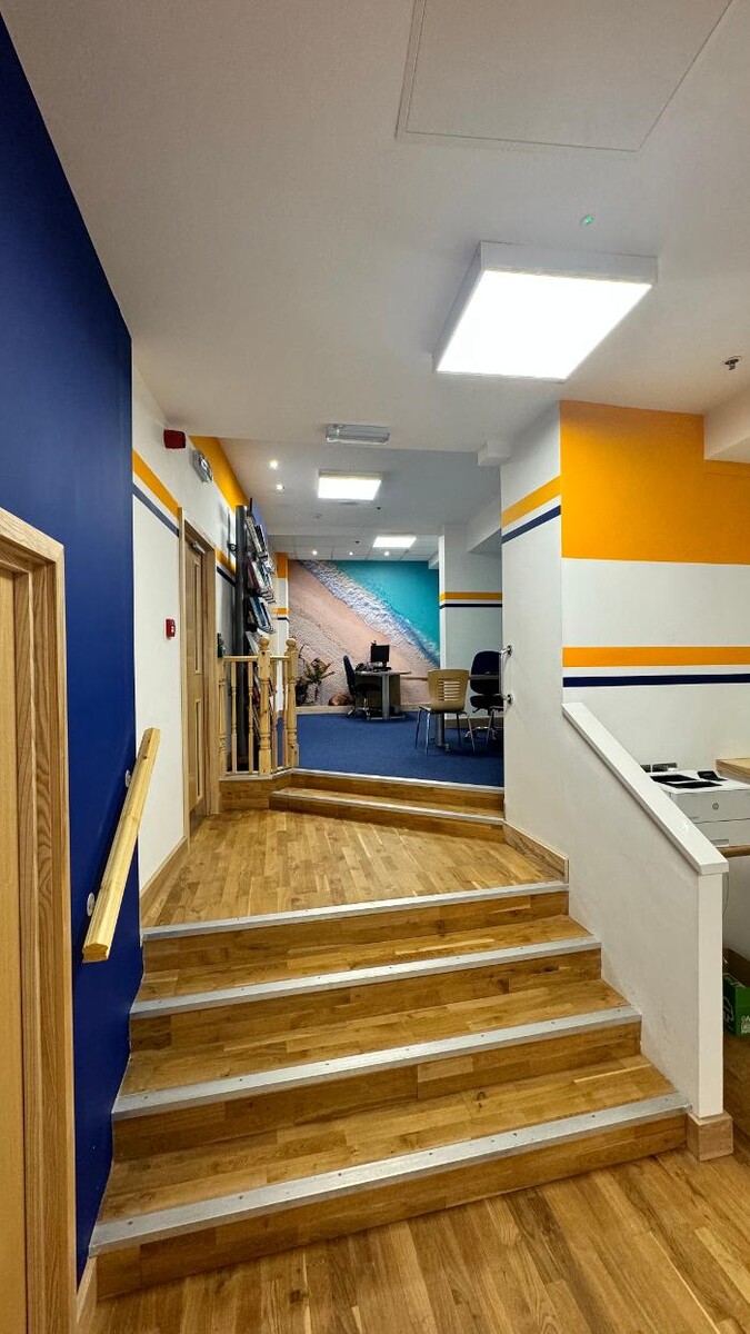 Images Hays Travel Leeds Briggate