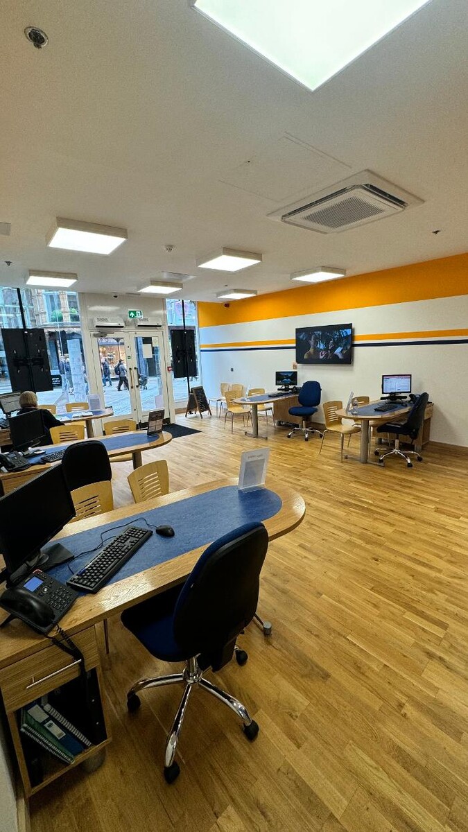 Images Hays Travel Leeds Briggate