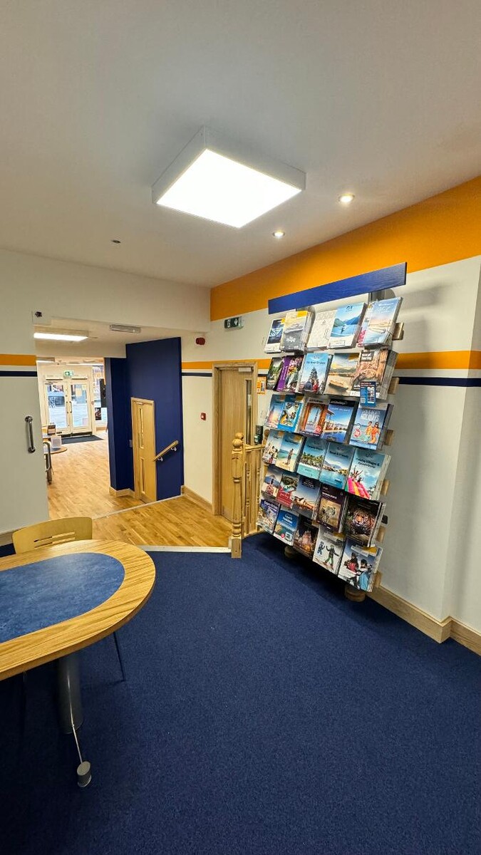 Images Hays Travel Leeds Briggate