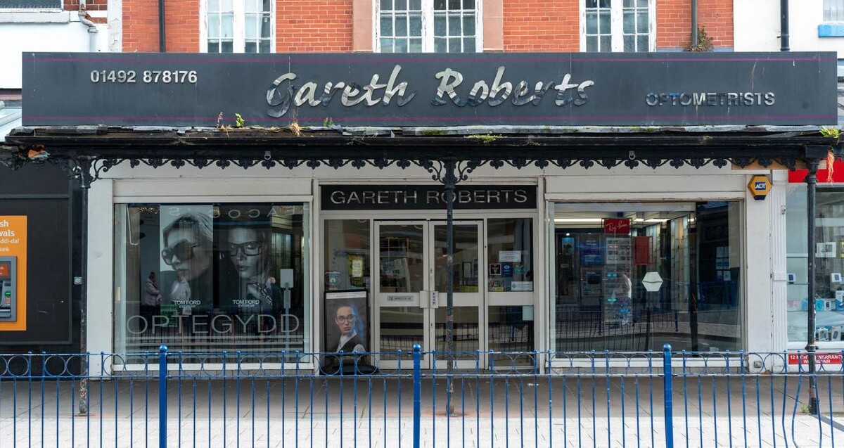 Images Gareth Roberts Opticians