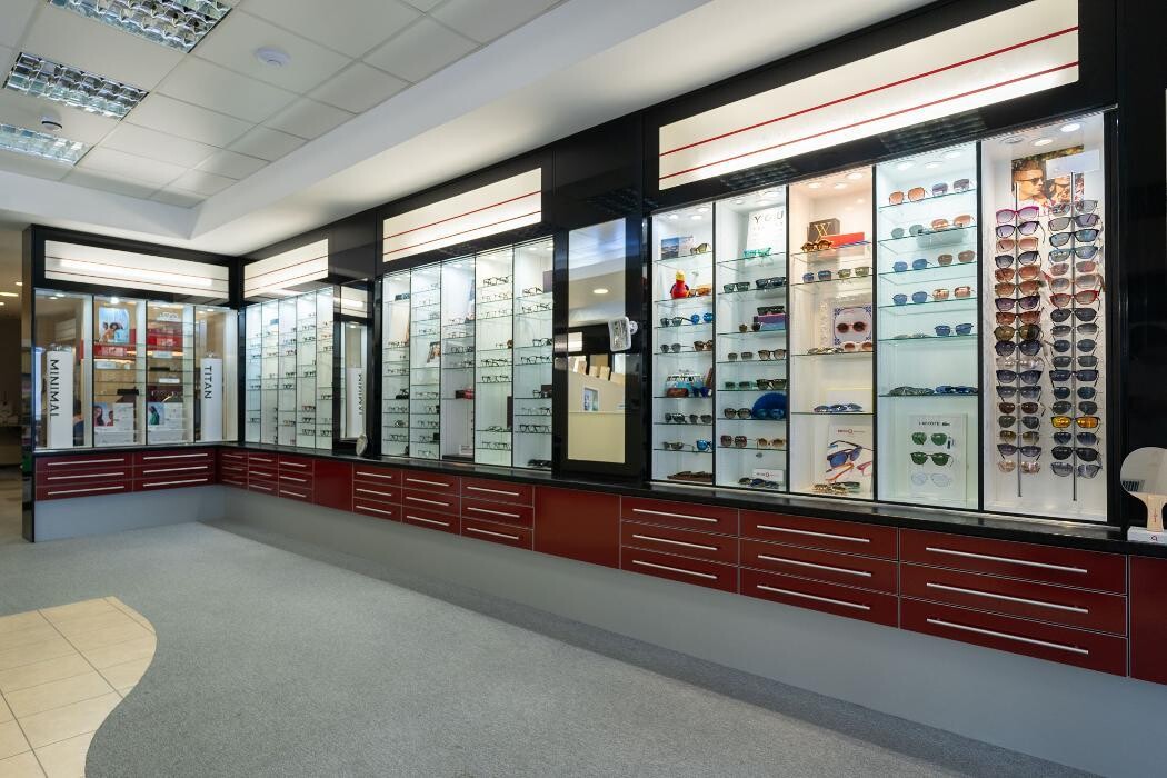 Images Gareth Roberts Opticians