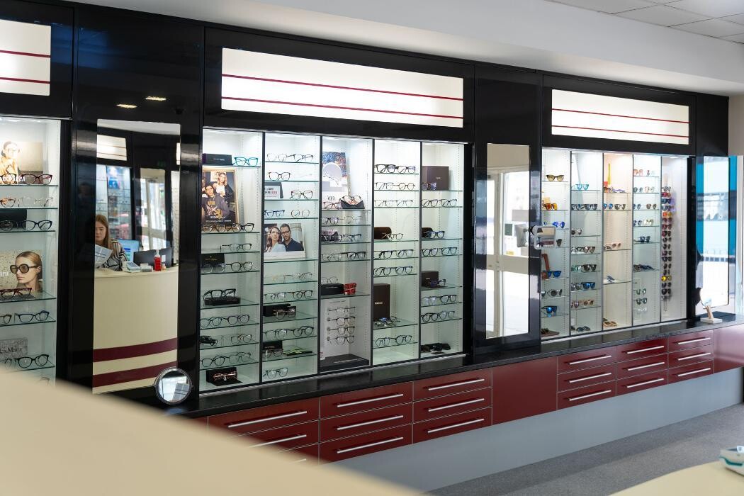 Images Gareth Roberts Opticians