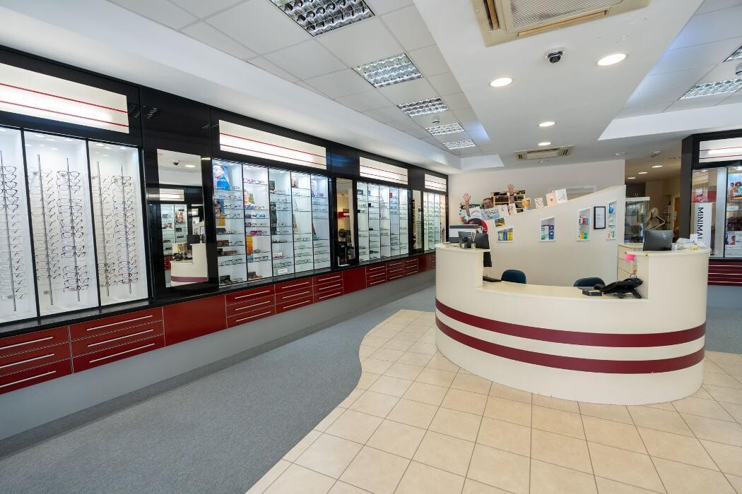 Images Gareth Roberts Opticians