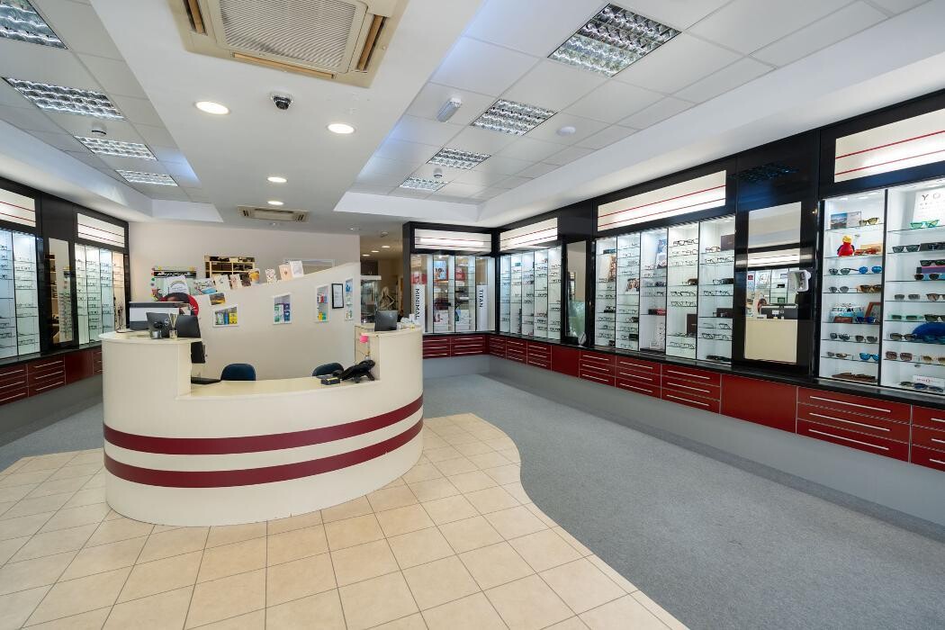 Images Gareth Roberts Opticians