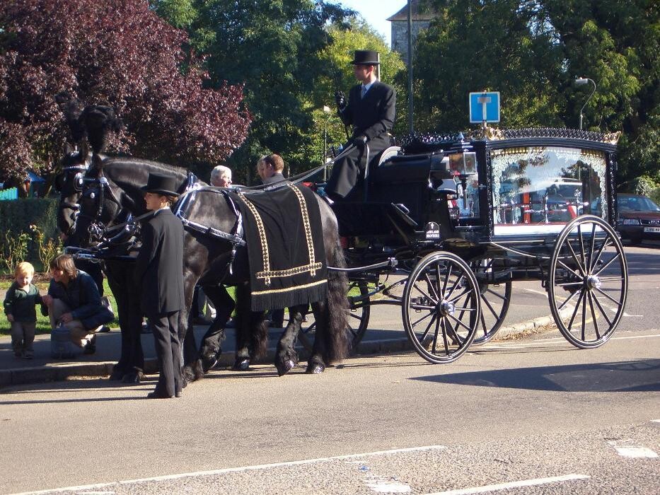 Images A & J Morriss & Sons Funeral Directors