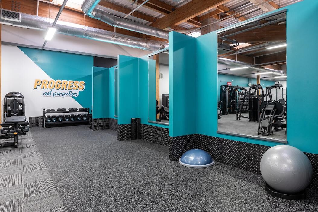 Images PureGym London Charlton - Upgrade Complete!