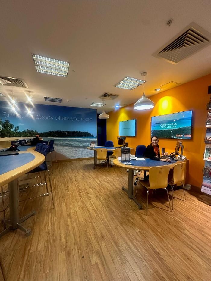 Images Hays Travel Metrocentre Blue
