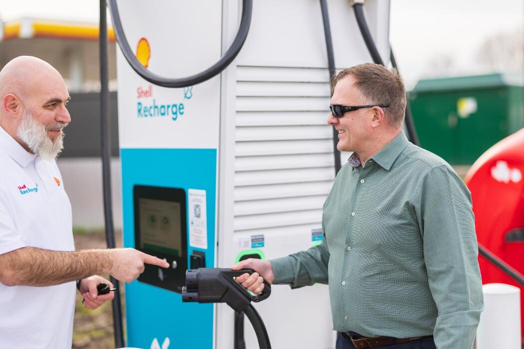 Images Shell Recharge Charging Station