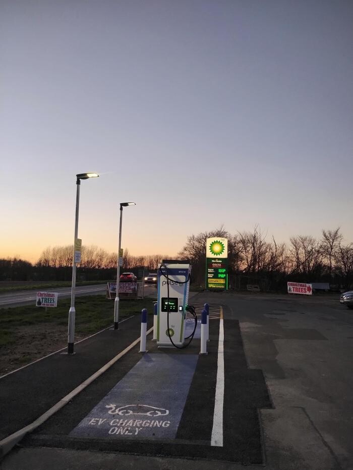 Images bp pulse Charging Station