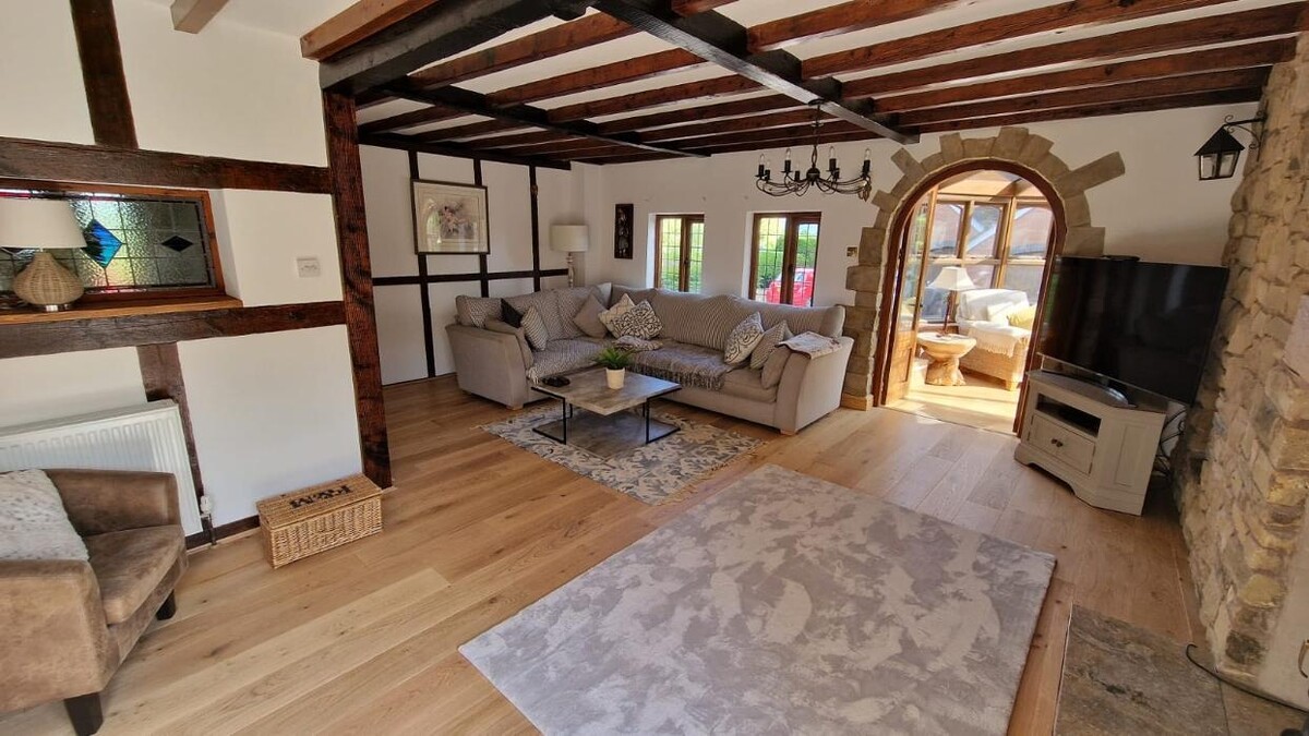 Images Francis of Malvern Flooring